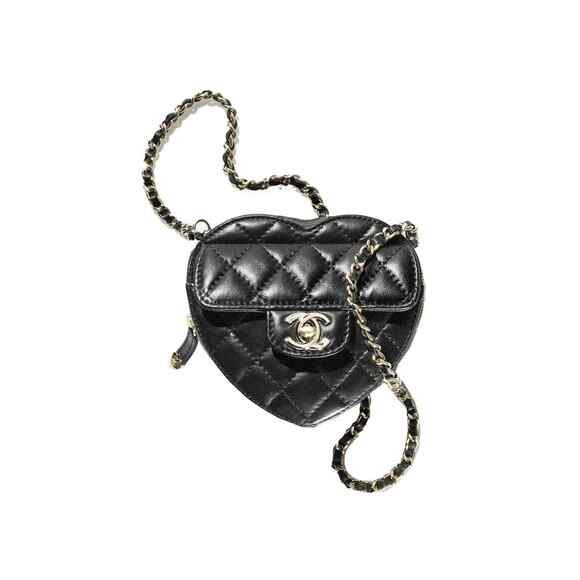 Chanel 22S Black Small Runway Heart Quilted Flap Chain Shoulder Crossbody Bag - Picture 1 of 12